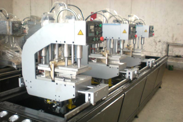 數(shù)控門(mén)窗設(shè)備