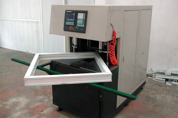 塑鋼門窗設(shè)備