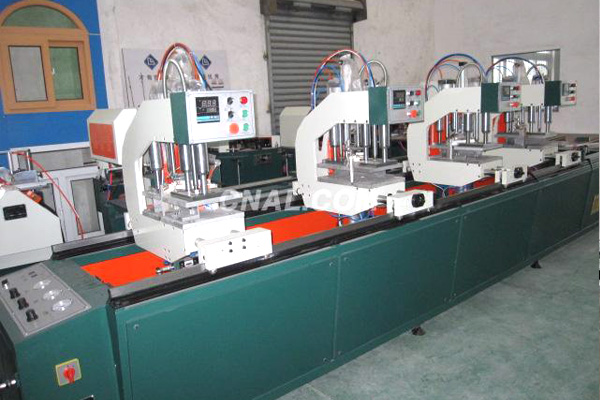 塑鋼門窗設(shè)備