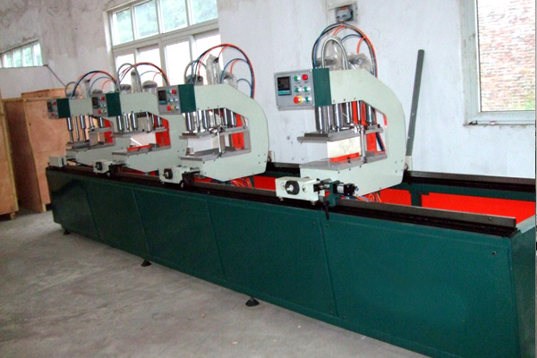 塑鋼門窗設(shè)備